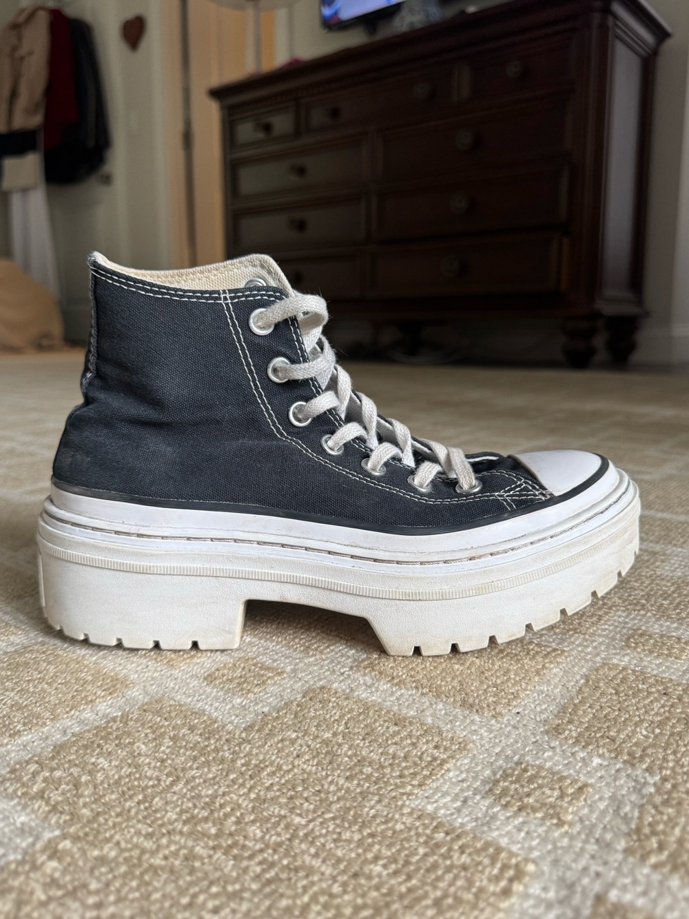 Converse Chuck Taylor All Star
Lugged Heel High Top Platform Sneakers Black 6 - Picture 12 of 17